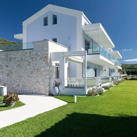 Notia Luxury Living 4*