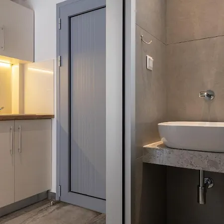 Notia Luxury Living 公寓式酒店 4*
