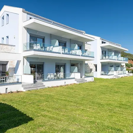 Notia Luxury Living 4*